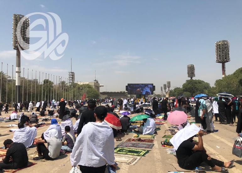 أنصار الصدر في ساحة الاحتفالات استعداداً للصلاة الموحدة (صور)