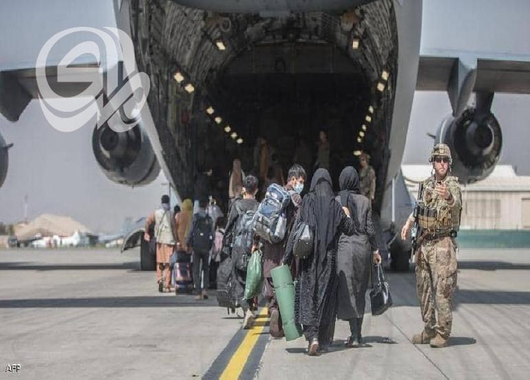 طالبان تمنع الافغان من الوصول للمطار
