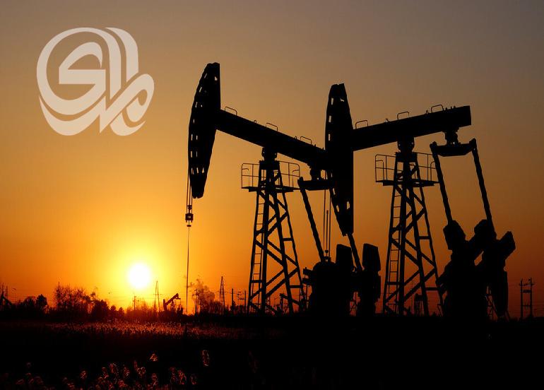 اسعار النفط تعاود الارتفاع بعد يوم من الخسائر