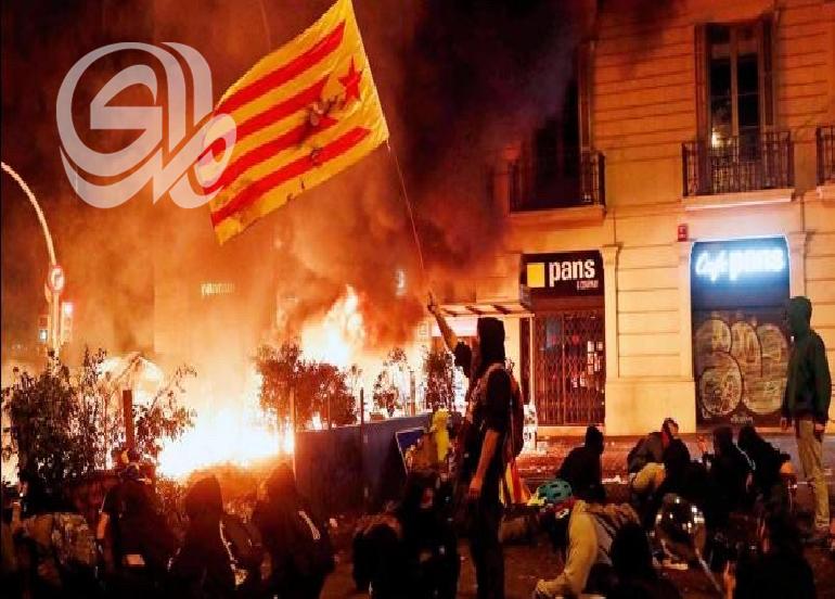 حرق سيارات واشتباكات مع الشرطة في برشلونة