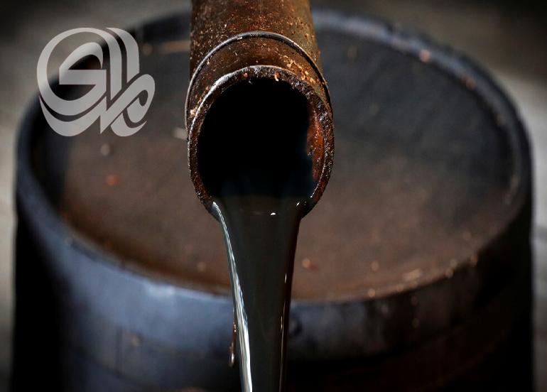 تراجع أسعار النفط بسبب متحور أوميكرون