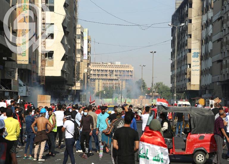 مكافحة الشغب يخرقون  هدنة الخلاني .. وعسكريون يقدمون استقالاتهم رفضاً لضرب المتظاهرين