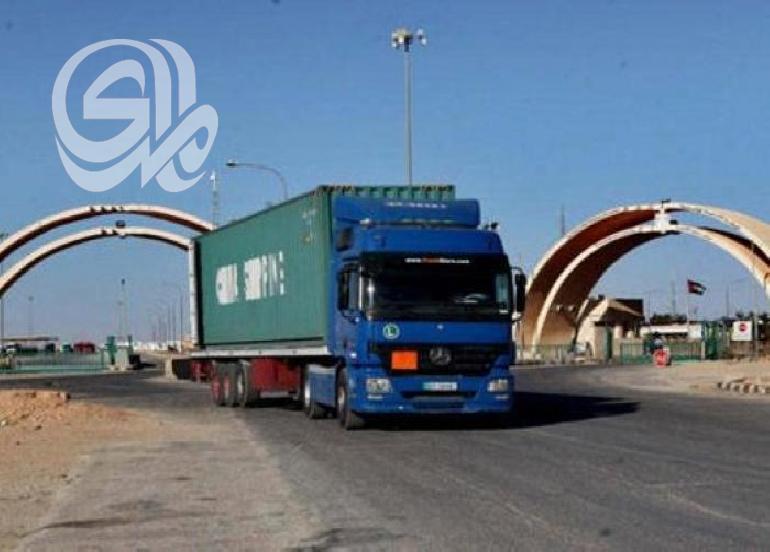 مئات الشاحنات الاردنية تدخل الاراضي العراقية إعتبارا من اليوم