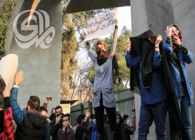 إيران: احتجاجات مناهضة للسلطات في 6 محافظات وانقطاع الإنترنت