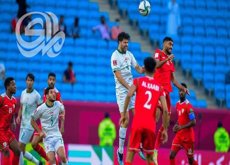 العراق يقتنص تعادلا من عمان في مستهل كأس العرب بعشرة لاعبين