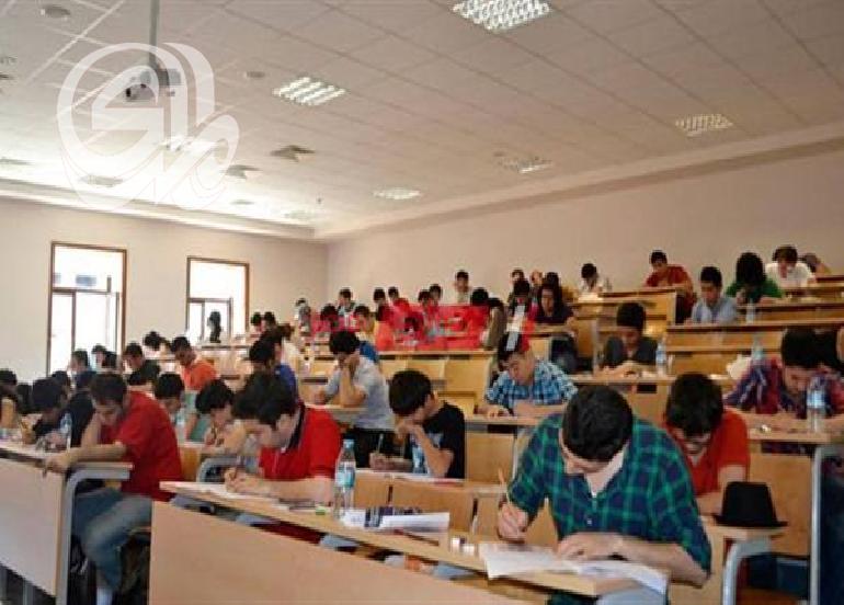 التعليم العالي تعلق بشأن امتحانات طلبة الجامعات مع تفشي كورونا
