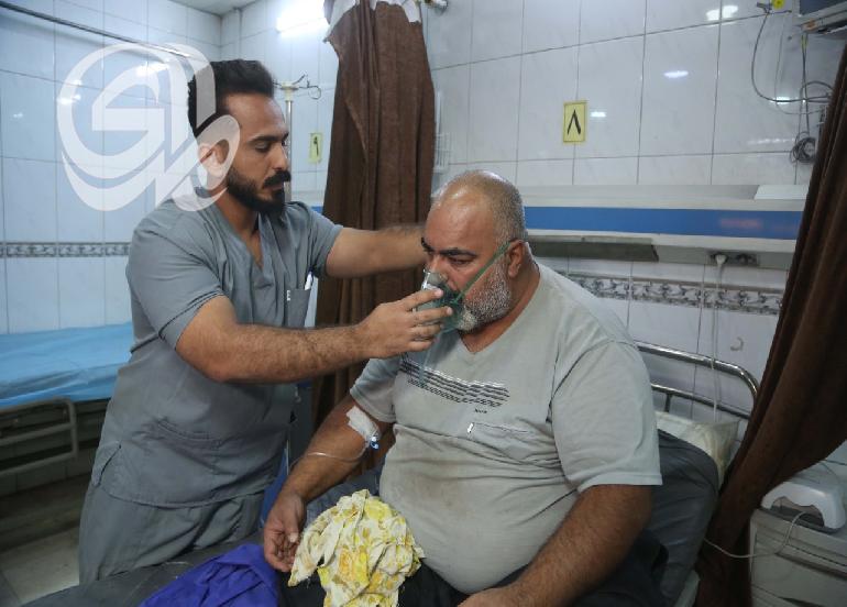 بغداد.. مستشفى الكندي يستقبل عشرات حالات الاختناق (صور)