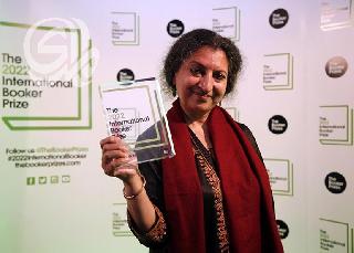 أول هندية تفوز بجائزة بوكر الدولية