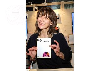 هل ستكشف النجمة صوفي مارسو عن نفسها في كتابها الجديد؟