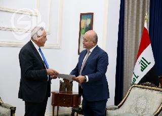 صالح يتلقى دعوة رسمية لحضور القمة العربية في الجزائر