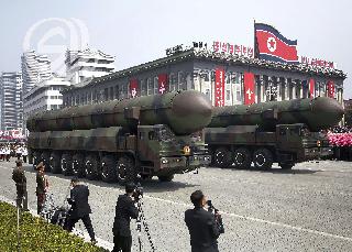 كوريا الشمالية تجري محاكاة لضربات (نووية تكتيكية)