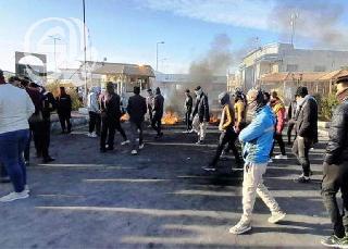تظاهرات لناشطين وخريجين في ذي قار تغلق دوائر وتقطع
