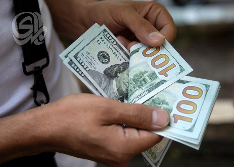 اسعار الدولار تنخفض في بغداد واربيل مع الاغلاق
