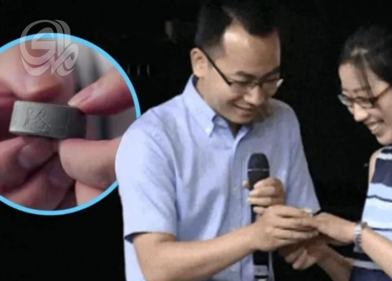 مهندس صيني يتقدم لخطبة صديقته بخاتم من الأسمنت