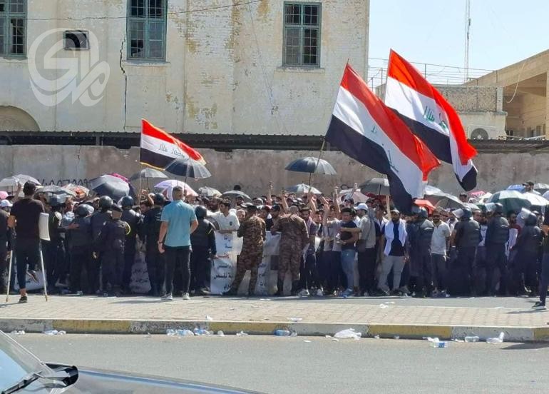 بغداد تسبق الجنوب والشمال في التظاهرات.. التعيين أول المطالب