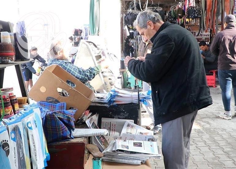 أقدم باعة الصحف في واسط حزين على الصحافة الورقية