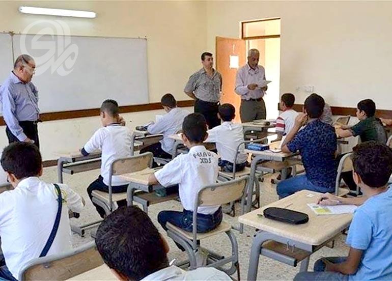 التدريس الخصوصي يغيب دور المدارس في العراق.. تكاليف مرهقة للعوائل ودور التعليم الحكومي 