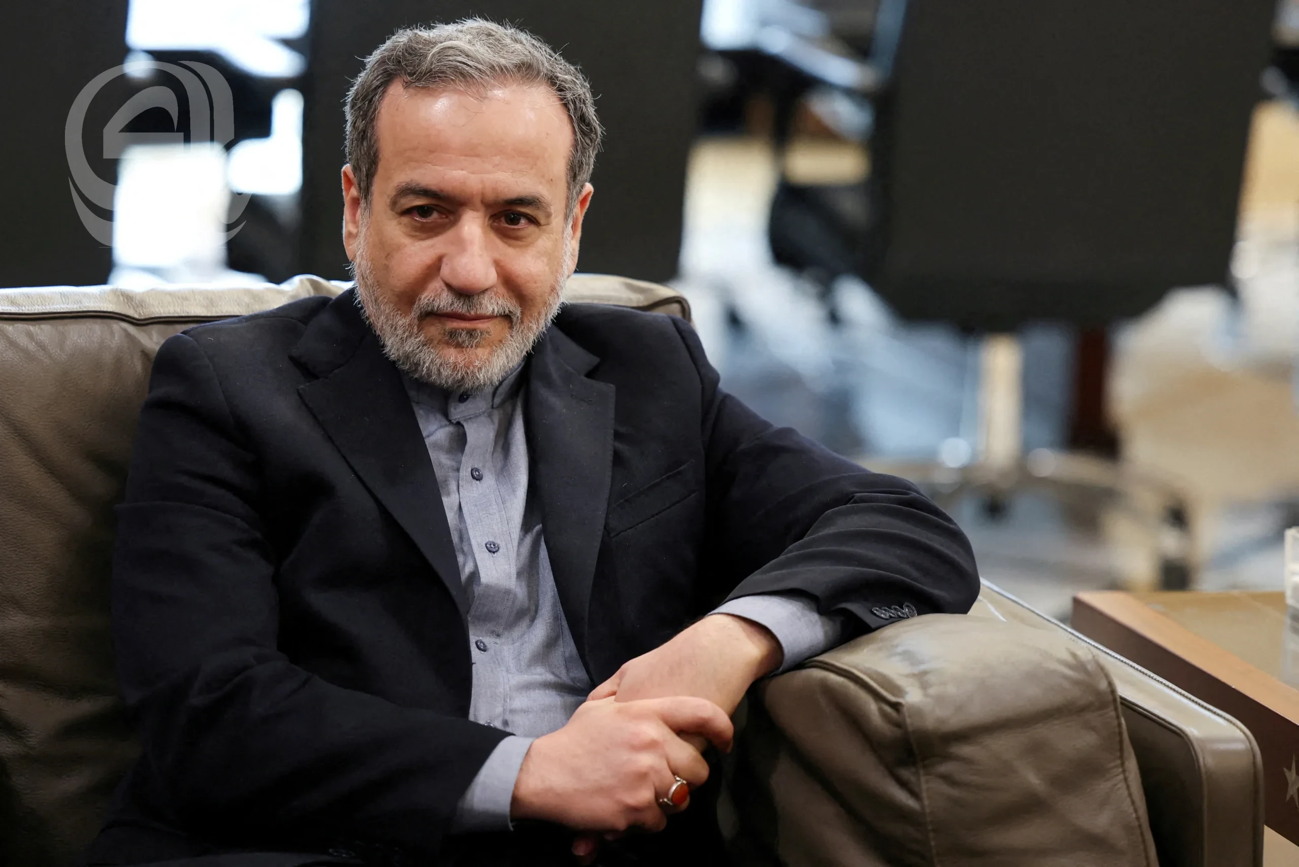 طهران تحسم الجدل: لا مفاوضات مع واشنطن حالياً وموقفنا ثابت رغم الوساطات العُمانية