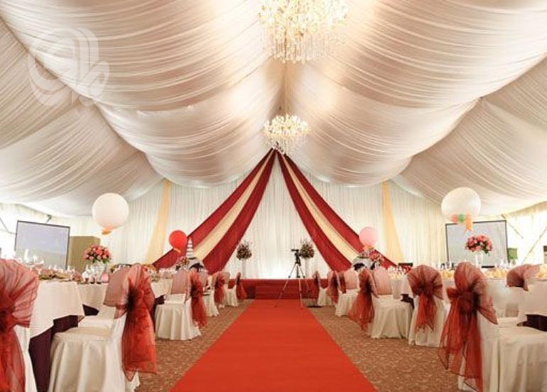 الخيمة البيضاء والسجادة الحمراء.. تقاليد مستحدثة ترهق المقبلين على الزواج في واسط