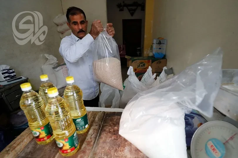 التجارة: 1000 دينار فقط بدل الحصة التموينية وتوزيع الطحين كاملاً