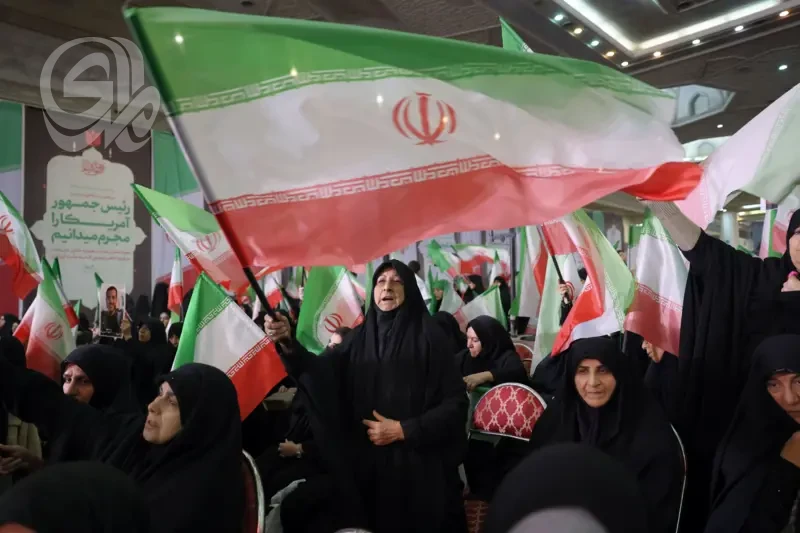 الجامعات الإيرانية تعود للاحتجاج وواشنطن تحذر: طهران على بُعد أسبوع من القنبلة!